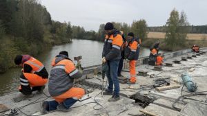 В Камешкирском районе на финальный этап вышел капремонт моста через пруд Озерный