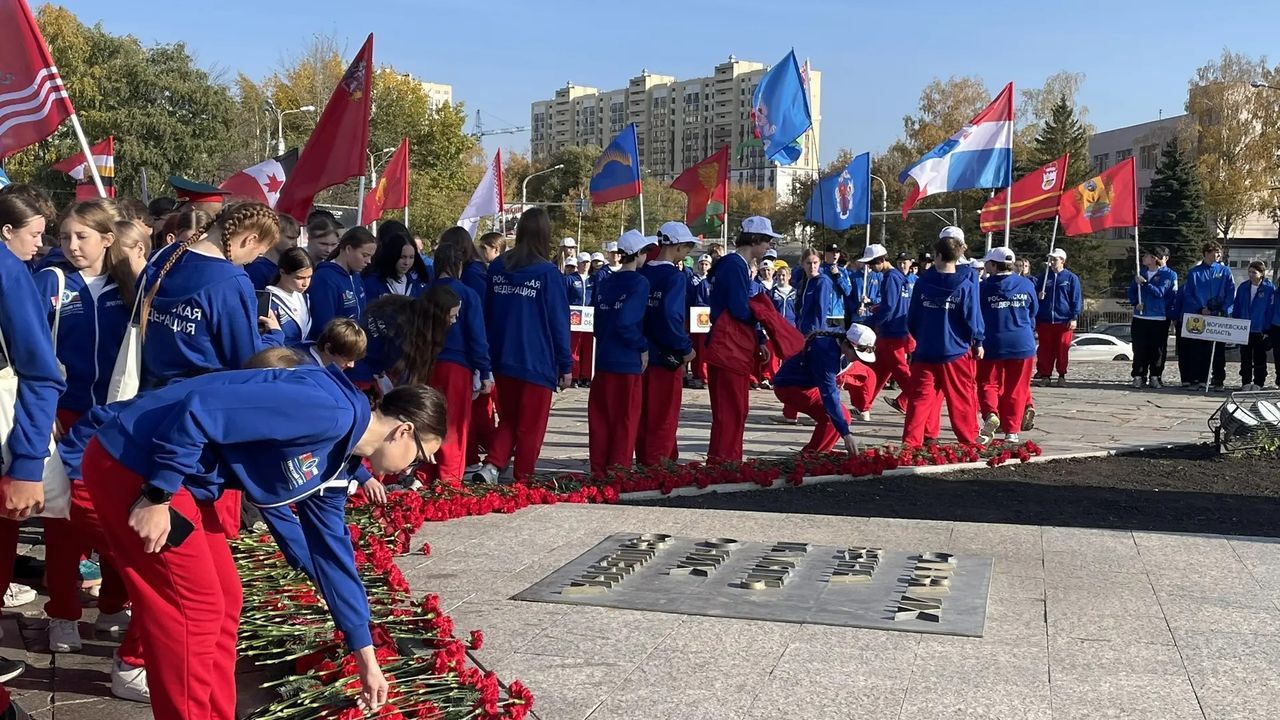 В Пензе участники слета из России и Беларуси почтили память героев