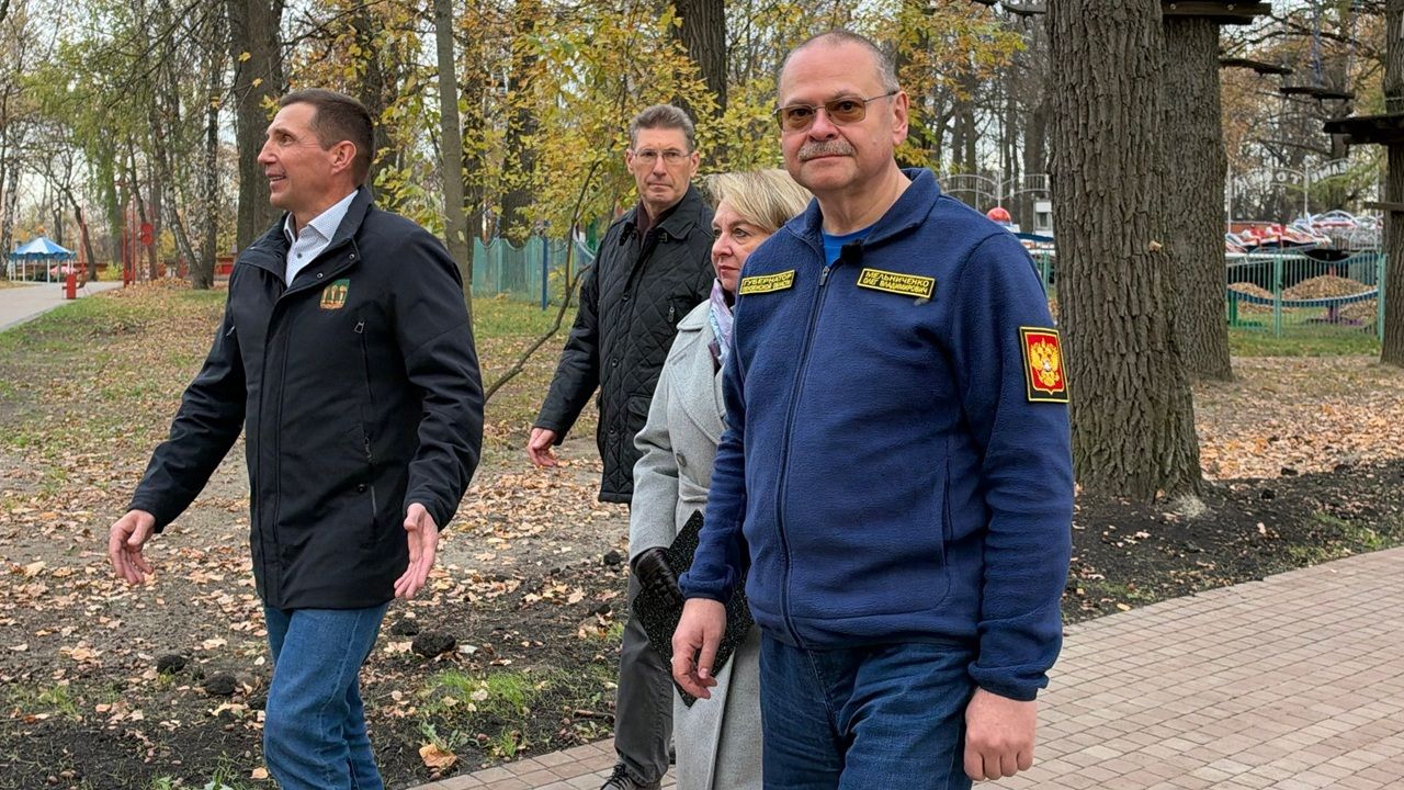 Мельниченко сообщил, что работы по благоустройству парка Белинского продолжатся