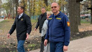 Мельниченко сообщил, что работы по благоустройству парка Белинского продолжатся