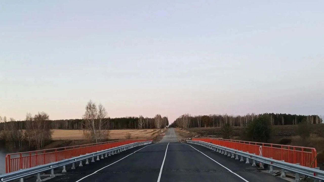 В Камешкирском районе завершается ремонт моста через пруд Озерный