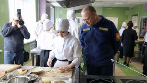 Олег Мельниченко оценил практическую подготовку студентов пищевого колледжа