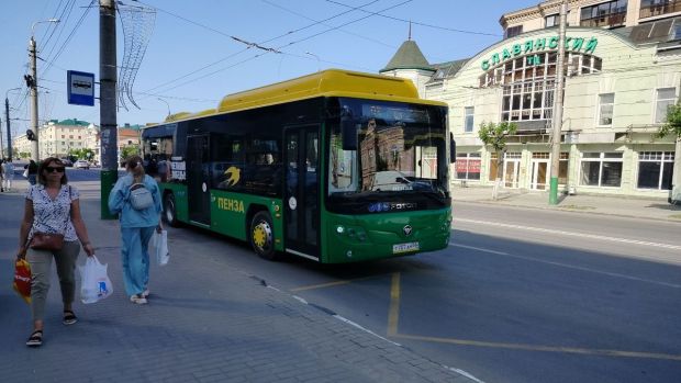 Олег Мельниченко поздравил работников автотранспорта Пензенской области