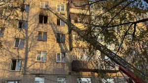 В Пензе на улице Кронштадтской при пожаре в пятиэтажке спасли пять человек