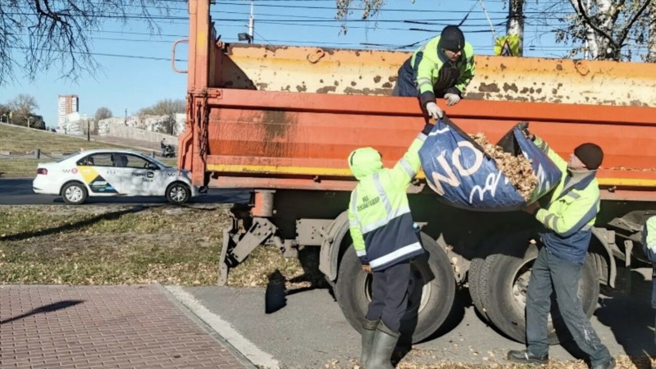 116 единиц техники и 139 человек обеспечивают уборку улиц Пензы