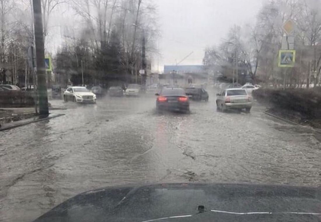 Только вплавь». В Октябрьском районе Пензы разлилось большое «море»