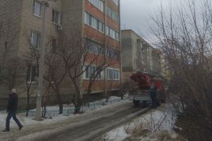 Пожар в терновской многоэтажке привел к эвакуации восьми человек