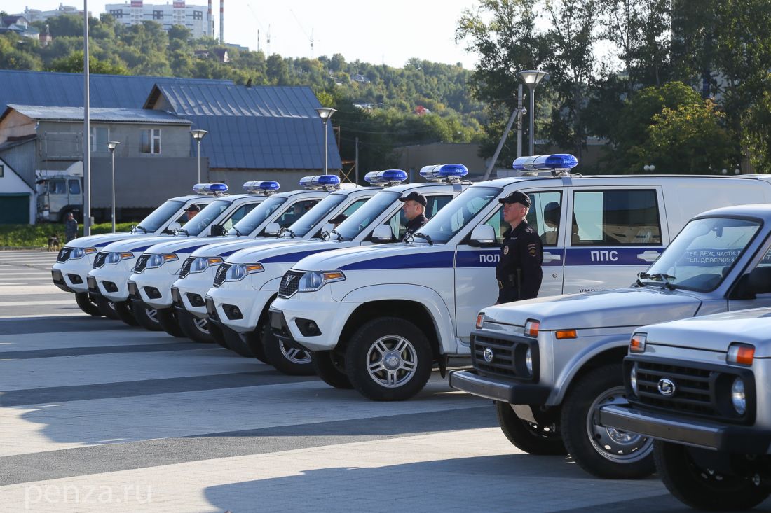 Пензенским полицейским вручили автомобили «УАЗ Патриот»