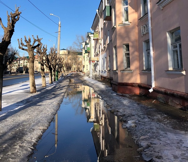 Пенза весной фото Тротуары Пензы превратились в водные каналы