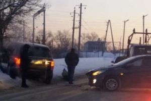 В Пензе дорогой внедорожник вылетел на обочину после столкновения с иномаркой