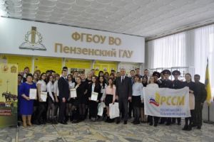 В Пензе «Пчелка» и «Сердобский страус» сошлись в интеллектуальной битве