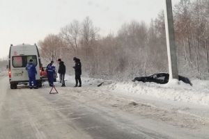 В Пензе «Kalina», столкнувшись с «ВАЗом», вылетела с дороги в сугроб