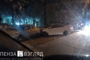 В центре Пензы произошло массовое ДТП с участием трех машин