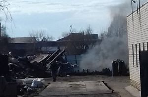 В Пензе на территории пункта металлов незаконно жгли отходы