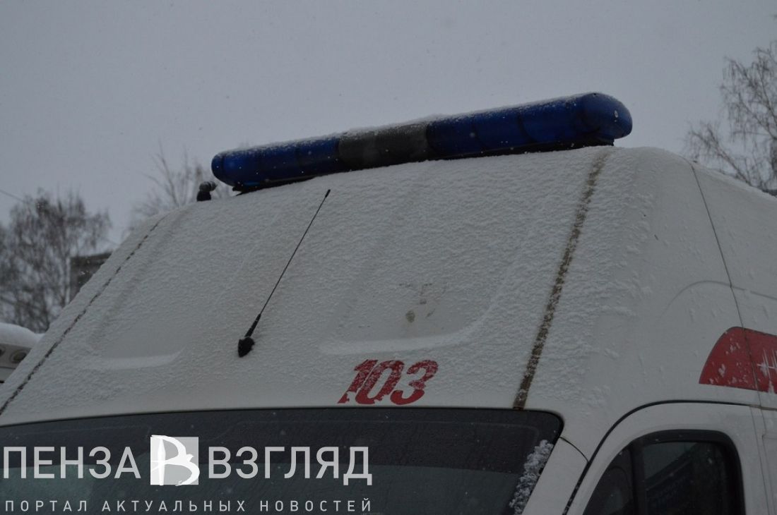 Работник «Пензадормоста» расшиб голову и сломал руку, выпав из машины