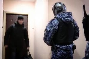 В Пензе двое ворвались в дом к женщине, ударили ее и обокрали