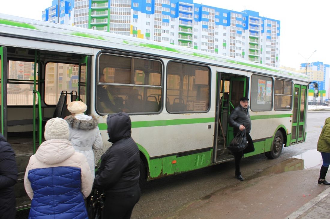 Пенза 130. 130 Автобус. 130 Автобус Пенза. Пенза маршрут 130. Кондуктор в автобусе в Пензе.