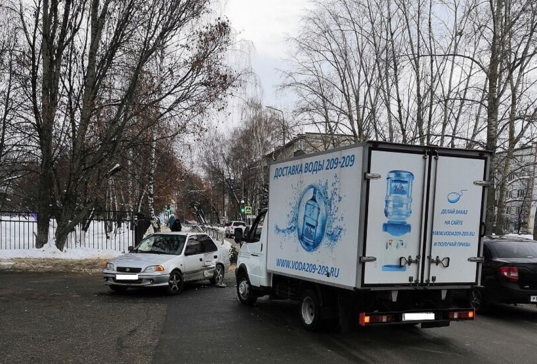 Водовоз в пензенской Терновке помял дверь легковушки