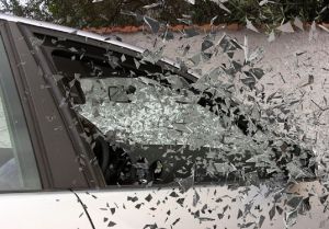 В Пензе ГИБДД просит отозваться всех, кто видел, как врезались в «Mercedes»