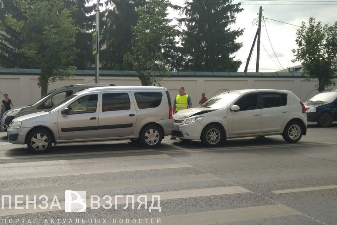 Работа в пензе водителем. Водитель на Лада Ларгус в больницу Чехов.