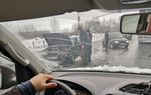 На пензенском участке трассы «Урал» в аварию попали две легковые машины