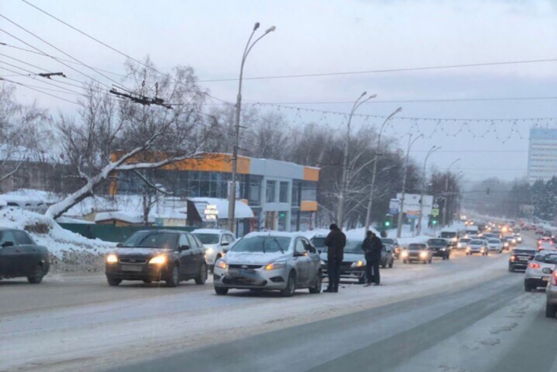 Авария на проспекте Победы в Пензе спровоцировала затор