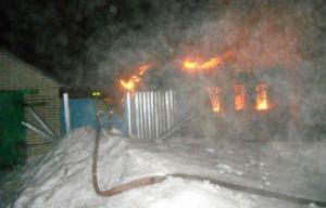 Ночью в Пензенской области сгорел дотла деревянный дом