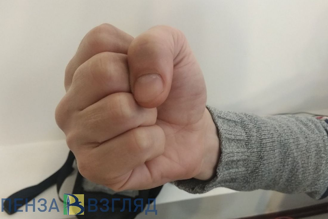 В Пензенской области пожилой мужчина жестоко избил односельчанку