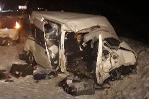 На трассе М-5 в Пензенской области грузовик превратил микроавтобус в груду металла