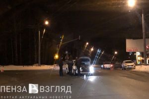 В Пензе на Окружной не разъехались две легковушки