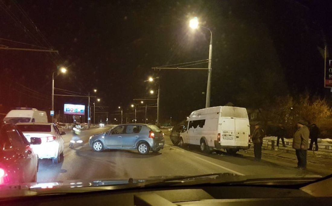 В пензенской Терновке произошла авария с участием трех автомобилей. Фото