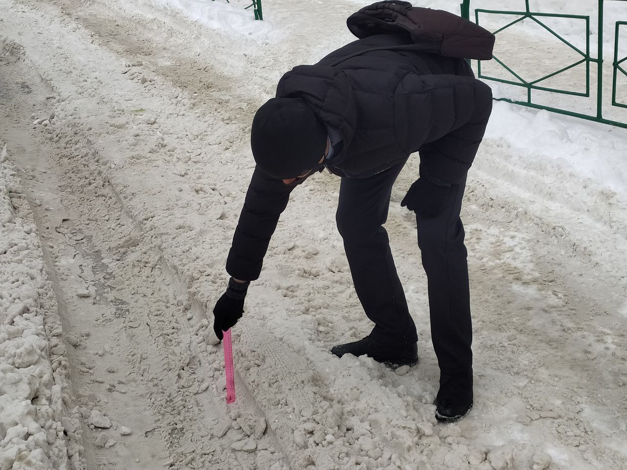 В пензенском микрорайоне Арбеково допустимая колейность дороги превышена в  3 раза