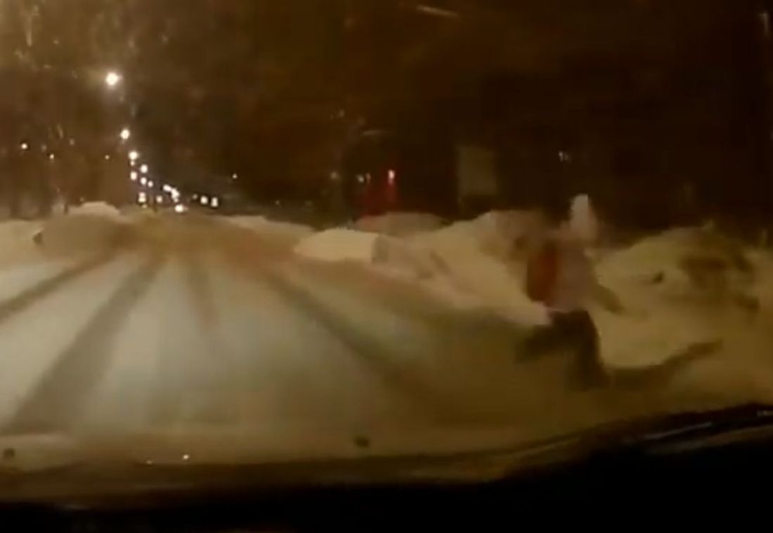 В Сети появилось видео чудесного спасения ребенка на пензенской дороге