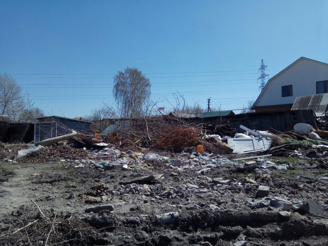 В Пензе на улице Измайлова выросла несанкционированная свалка