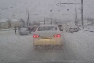 Опубликовано видео последствий массовой аварии на Бауманском мосту в Пензе