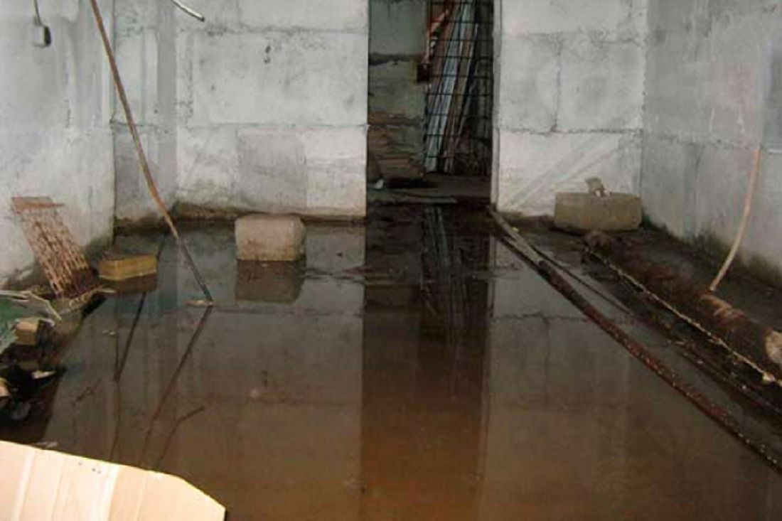 вода в подвале частного дома
