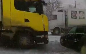 Убийственное столкновение легковой машины и фуры в Пензе попало на видео