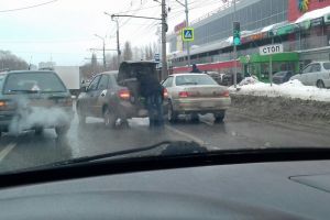 Из-за мини-ДТП с «Яндекс.Такси» на пензенском проспекте заблокированы две полосы