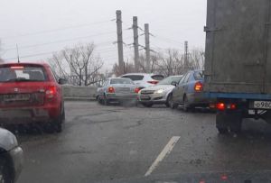 На Бакунинском мосту Пензы произошла авария с участием нескольких автомобилей