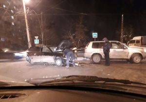 В Пензе две легковушки устроили ДТП на перекрестке