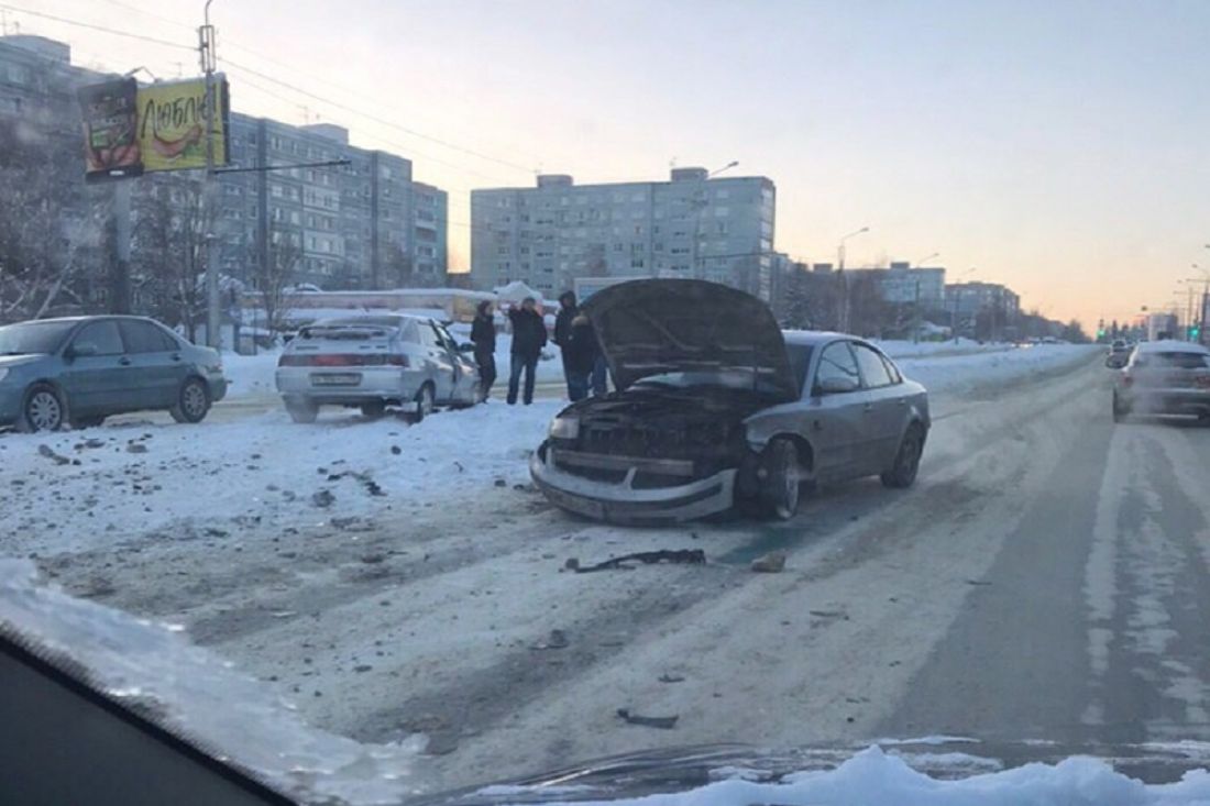 Иномарку разворотило после ДТП в пензенском Арбекове