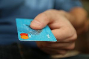 В надежде на компенсацию пензячка отдала мошенникам около 37 тысяч рублей