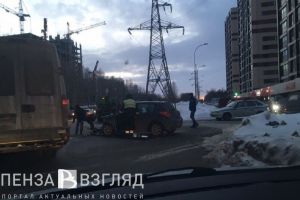 Жесткое столкновение машин на Западной поляне в Пензе спровоцировало пробку