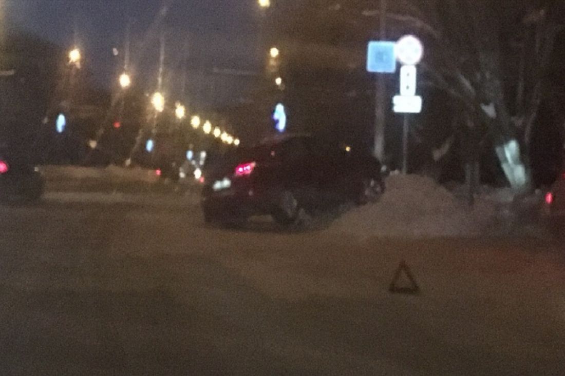 В Пензе две машины «припарковались» в сугробе