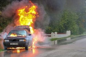 Ночью в Пензенской области дотла сгорела дорогая иномарка