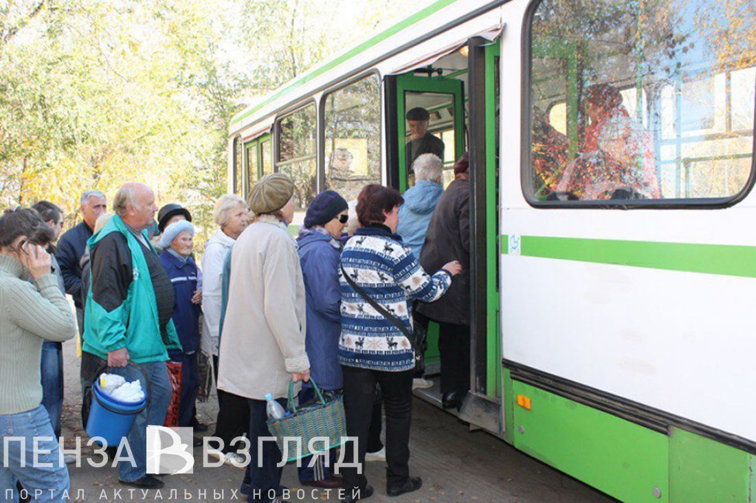 Дачный автобус оренбург с 1 июня. Дачный автобус. Дачные автобусы Самара. Дачный маршрут 70. Автобус на дачу.