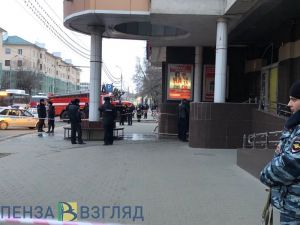 Возгорание ликвидировано. Пожар в пензенском ТЦ «Пассаж» тушили 35 человек