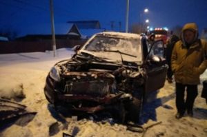 Два автомобиля сошлись в жесткой аварии под Пензой