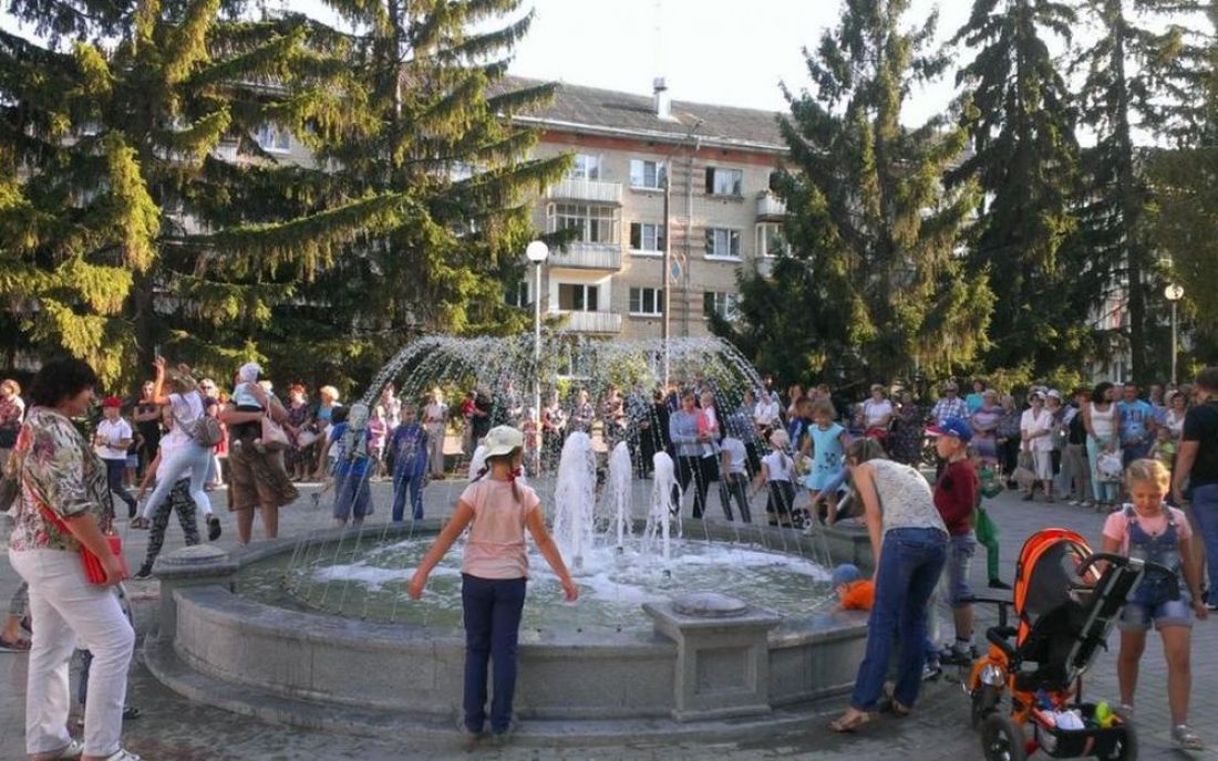 Погода в г заречном пенз обл. Фонтан Заречный Пензенская область. Заречный Пензенская область ТЮЗ фонтан. Город Заречный фонтан Пензенская область. Заречный Пензенская область фонтан парк.