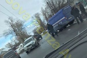 В Пензе на Севере столкнулись автомобиль «Почты России» и «ВАЗ»
